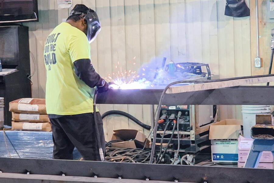 The Challenge: Manual Welding Bottlenecks 